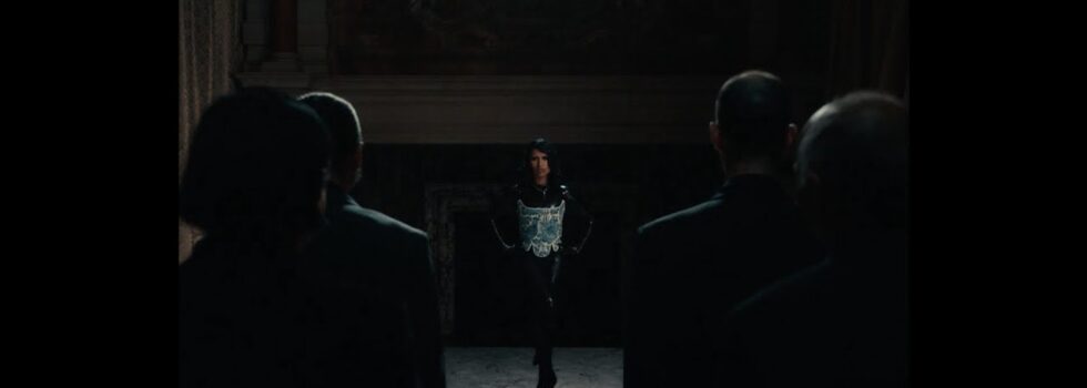 RAYE – Hard Out Here