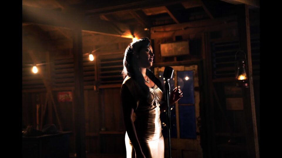 Ruth B. – Paper Airplanes