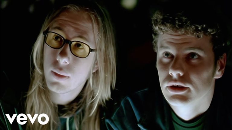 The Chemical Brothers – Block Rockin’ Beats music video