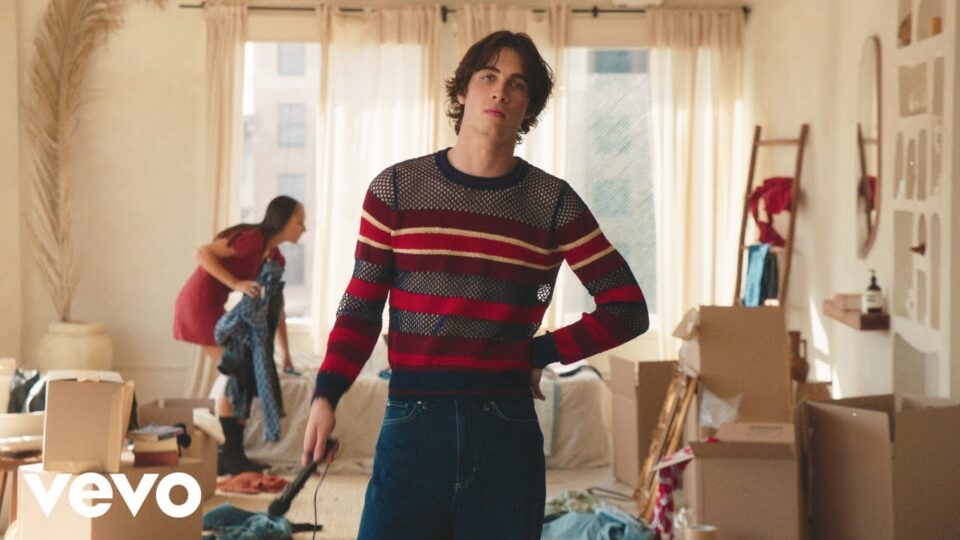 Aidan Bissett – Tripping Over Air