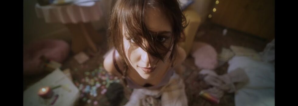 Hannah Grae – Bitch