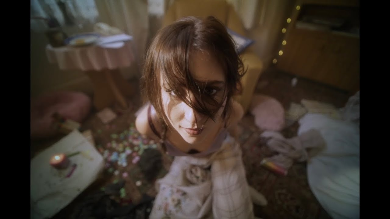 Hannah Grae – Bitch