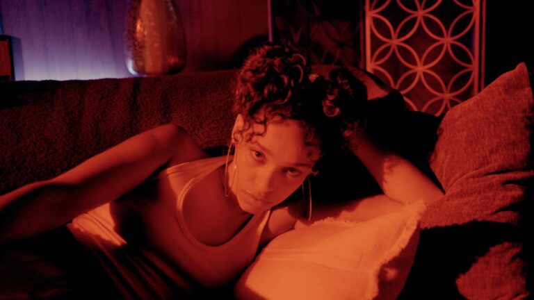 Hippie Sabotage – Boy Problems (feat. Izzy Bizu) music video