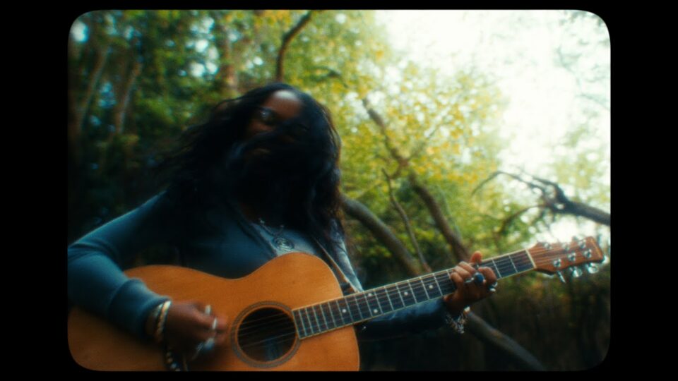 Leonie Biney – Groupie music video