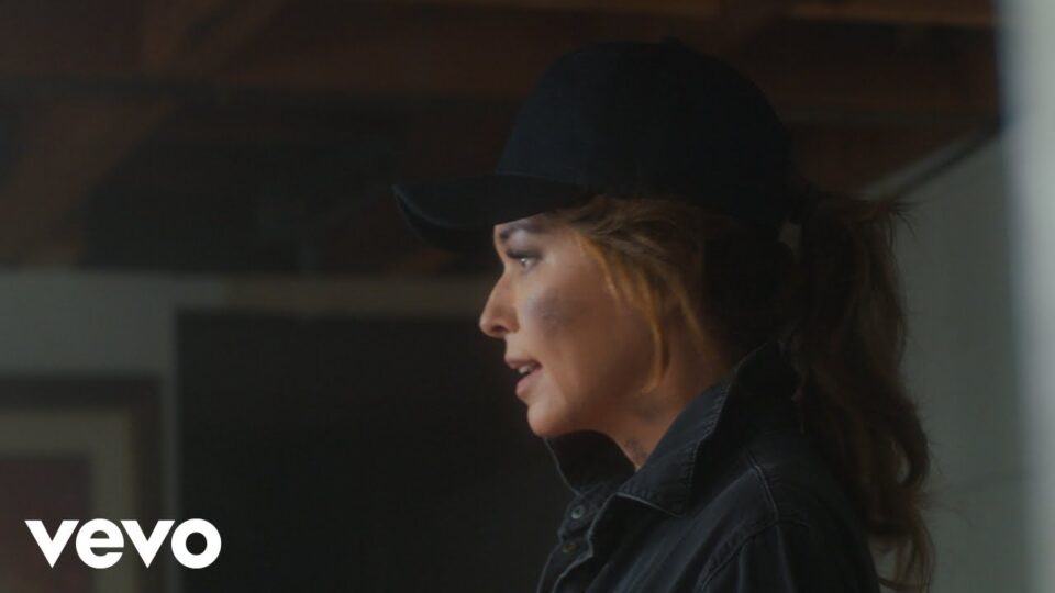 SHANIA TWAIN – GIDDY UP! (OFFICIAL DANCE VIDEO)