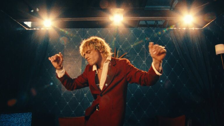 THE DRIVER ERA & Ross Lynch – Rumors music video