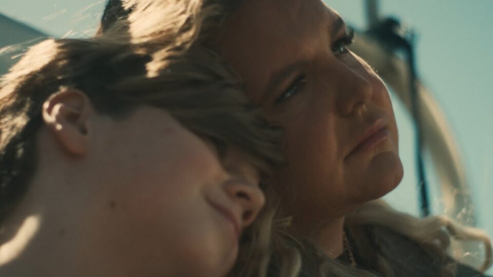 Tones and I – I Am Free