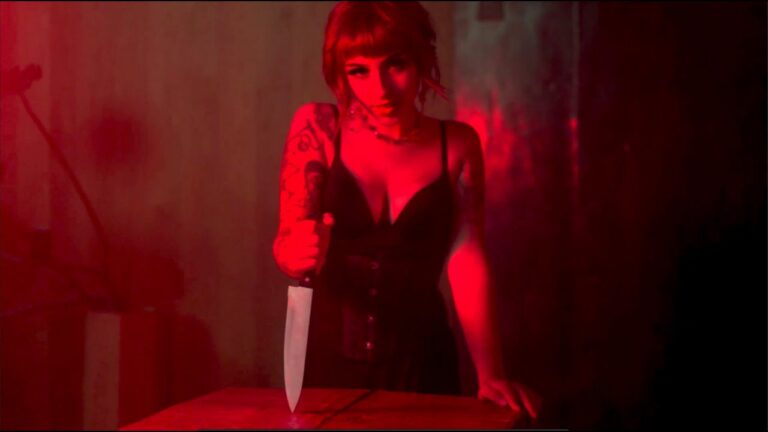 Vana & Glitchedout – You’re Not the Only One music video