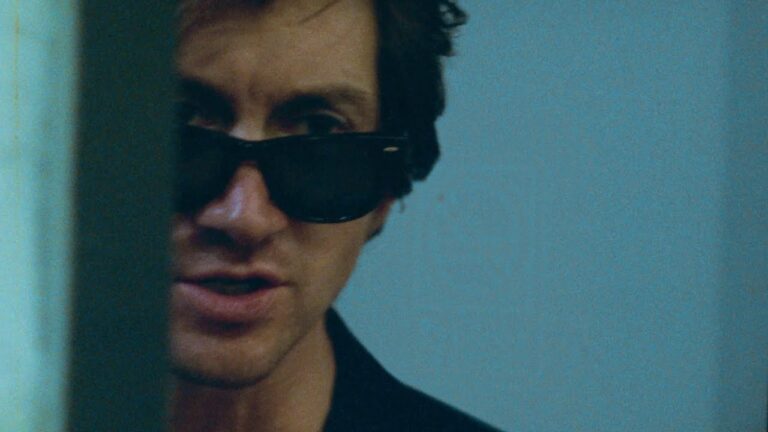 Arctic Monkeys – Sculptures Of Anything Goes music video