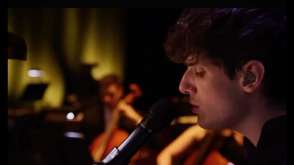 JVKE – golden hour (Live Orchestra)