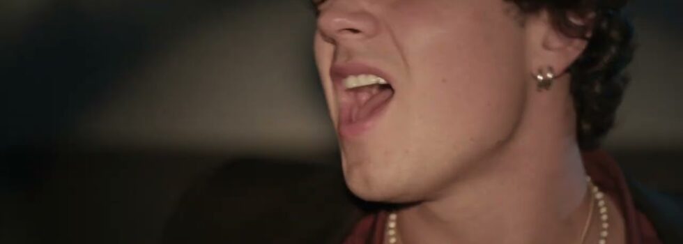 Alexander Stewart – Leave Me in the Dark