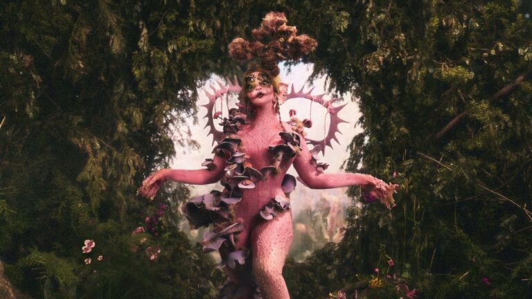Melanie Martinez – MILK OF THE SIREN music video