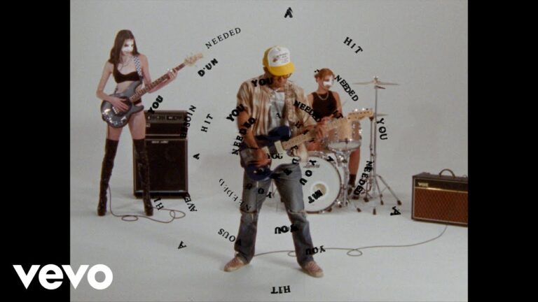 KennyHoopla – YOU NEEDED A HIT music video