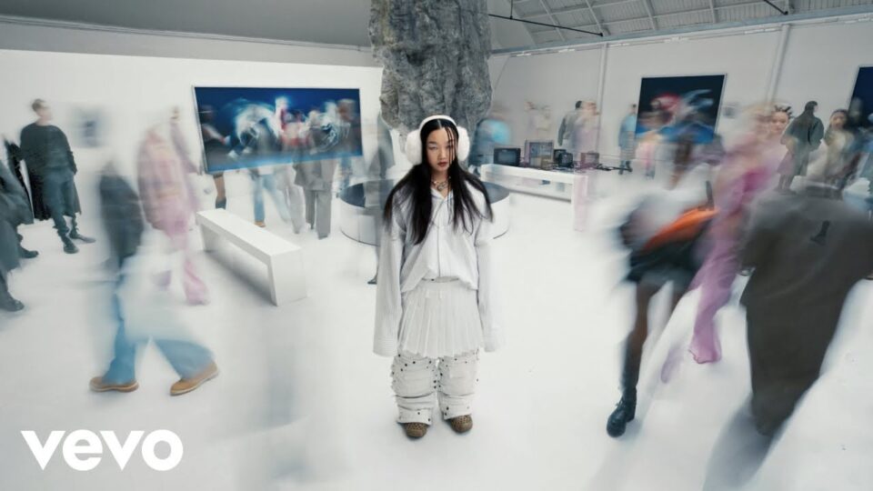 AUDREY NUNA – locket