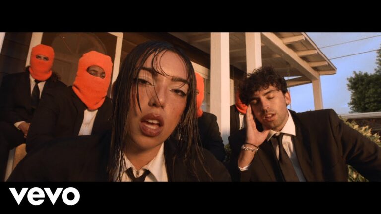 BETWEEN FRIENDS – Self destruct music video