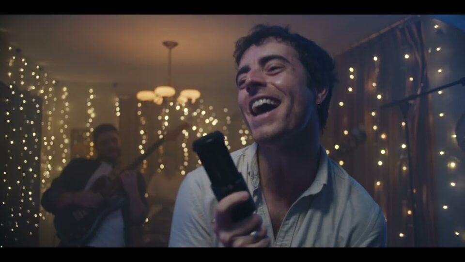 Nicotine Dolls – SLIP music video