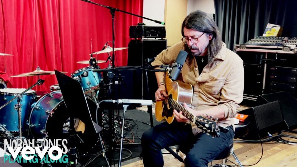 Norah Jones & Dave Grohl – Razor (Live)