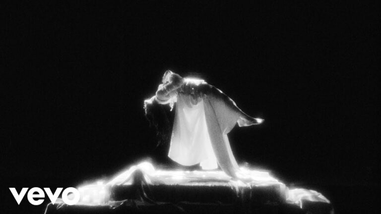 The Last Dinner Party – My Lady of Mercy music video