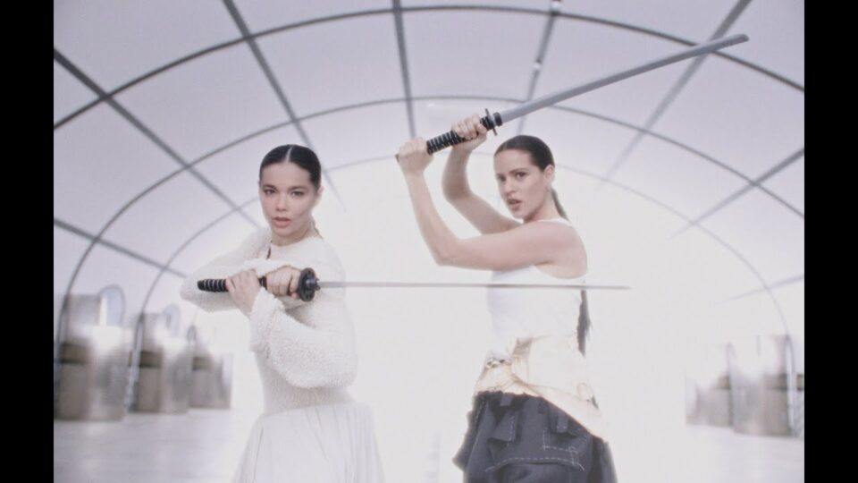 Björk ft. Rosalía – Oral