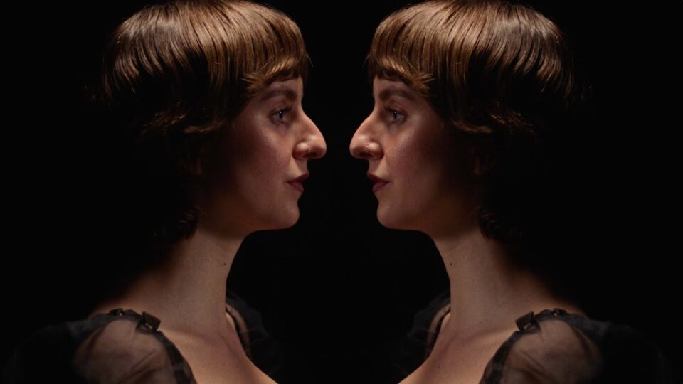 Hannah Frances – Bronwyn