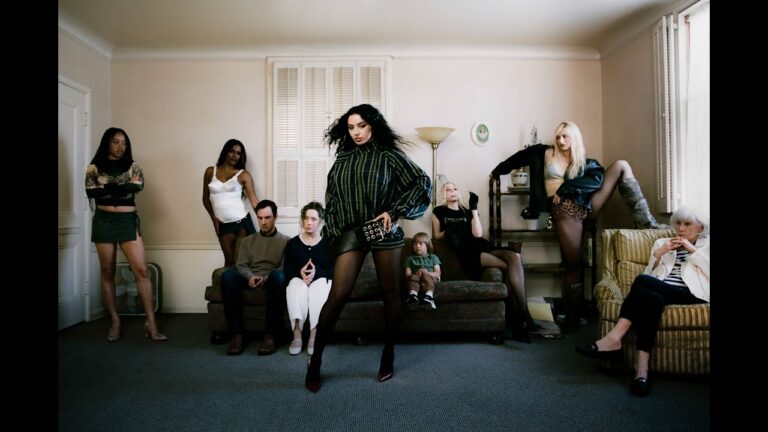 Charli XCX – 360 music video