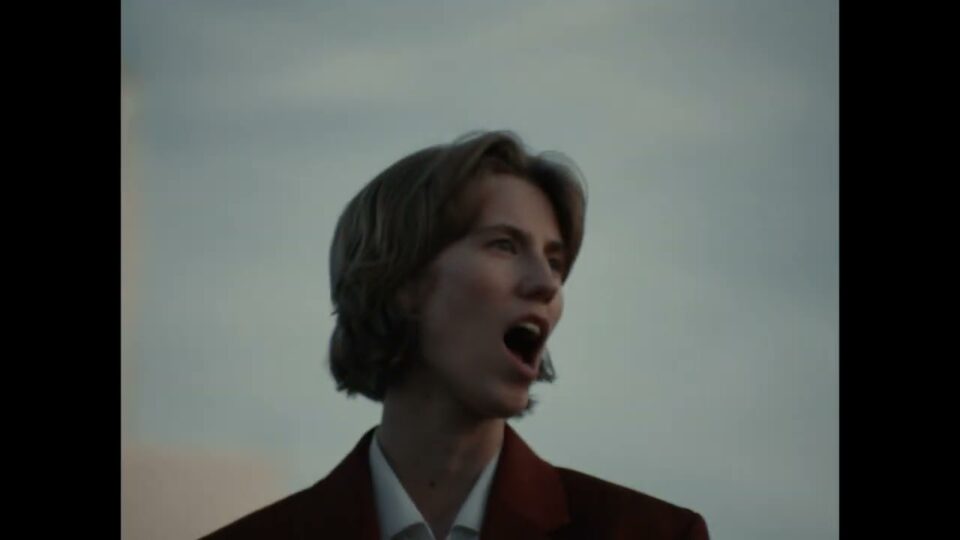 Whispering Sons – Walking, Flying