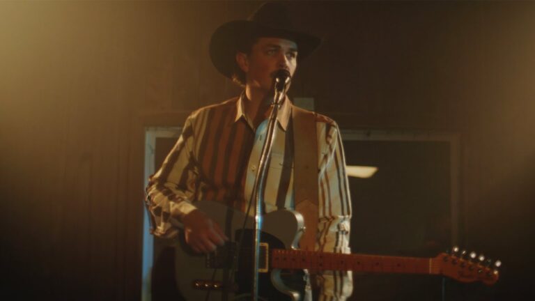 Zach Top – Sounds Like The Radio music video