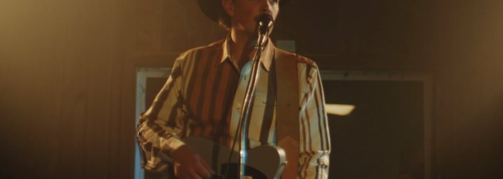 Zach Top – Sounds Like The Radio