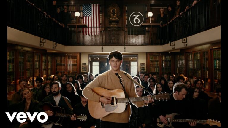 Vampire Weekend – Capricorn music video