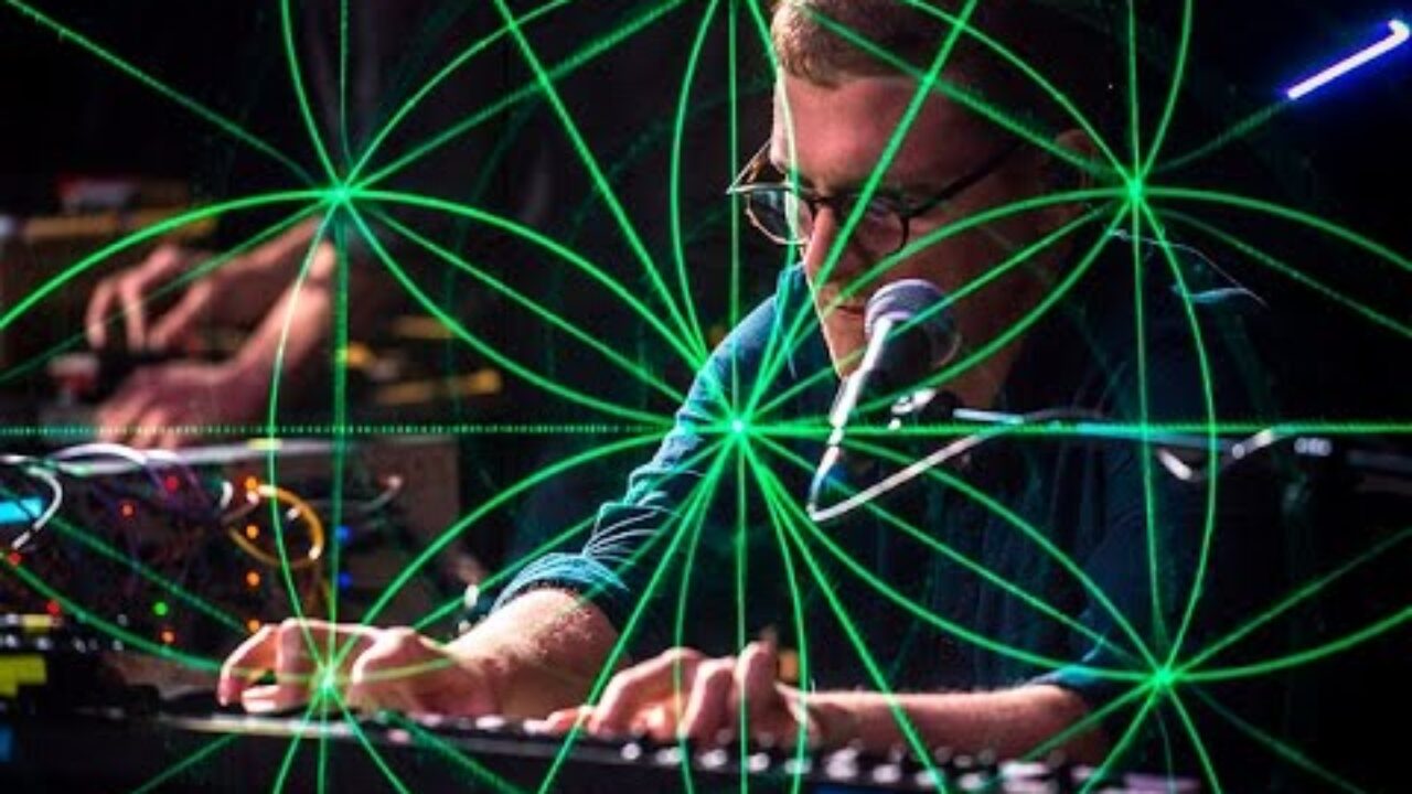 Floating Points – Full Performance (Live on KEXP)
