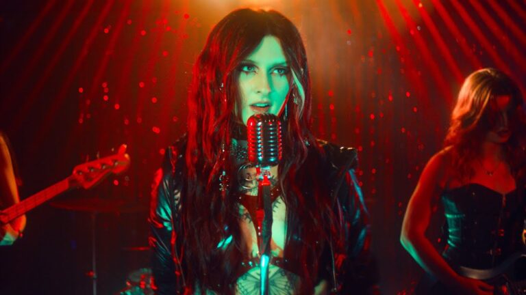 Mothica – Red music video
