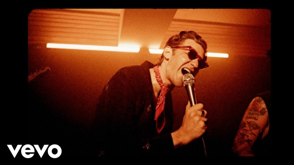 Beach Weather – Hardcore Romance