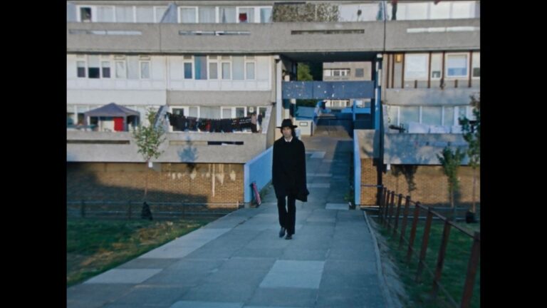Primal Scream – The Centre Cannot Hold music video