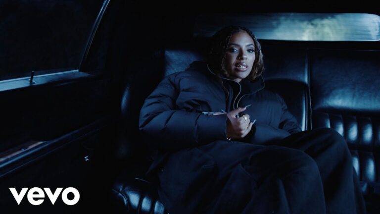 Samara Cyn – Chrome music video