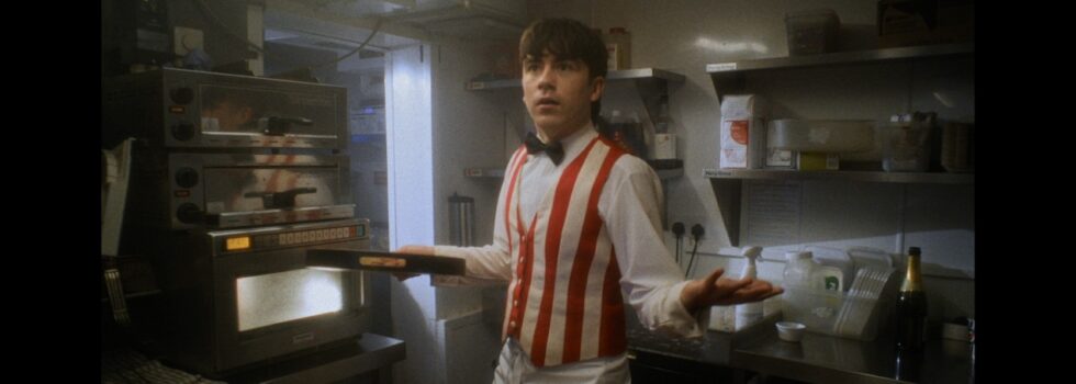 Declan McKenna – Champagne