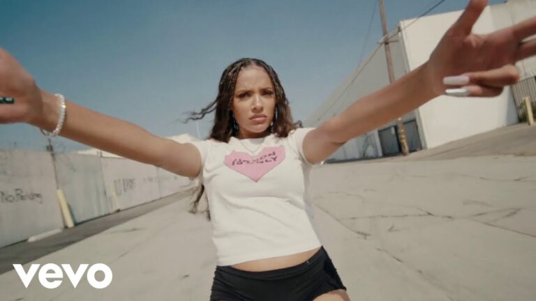 Samara Cyn – Rolling Stone music video