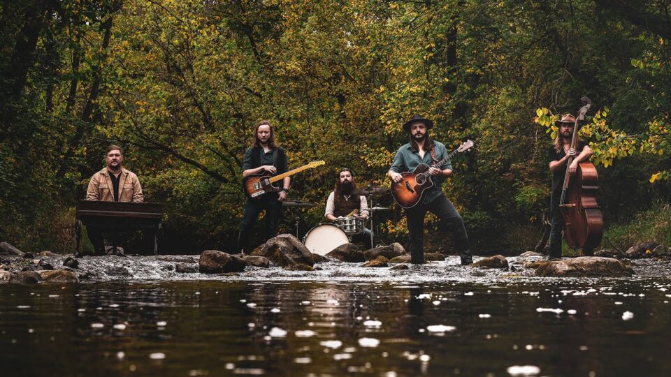 Gasoline Gypsies – Mud in the Water