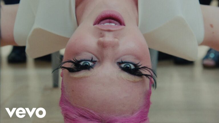 ADÉLA – SexOnTheBeat music video