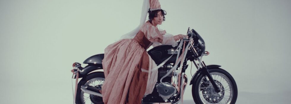 Aleksiah – Clothes Off