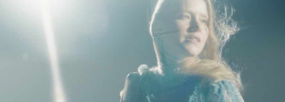 Alice Phoebe Lou – Sparkle