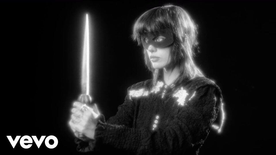 Alissic – Superstitious