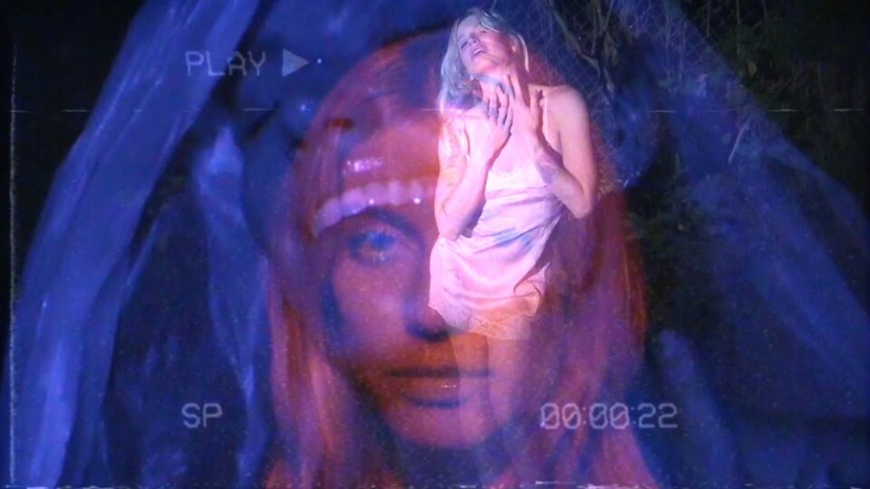 Anabel Englund & Mary Droppinz – Born to Fly