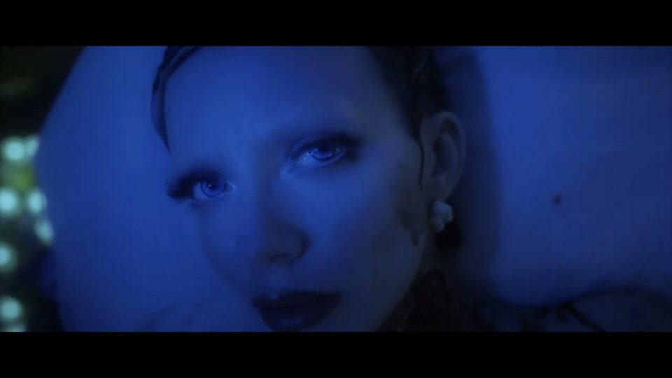 Bambie Thug – Love Bites