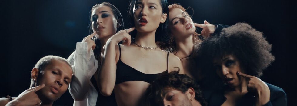 Chloe Qisha – So Sad So Hot