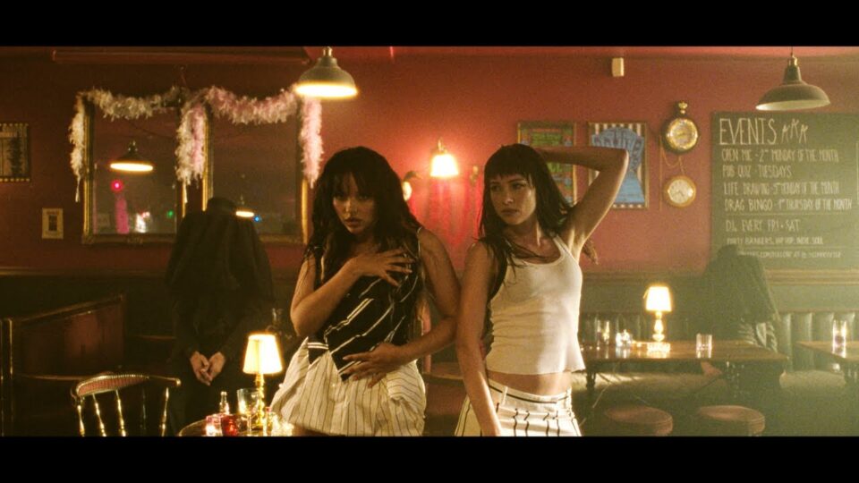 Confidence Man & JADE – gossip