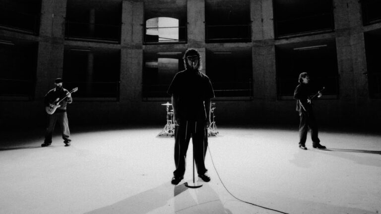 DON BROCO – Disappear music video