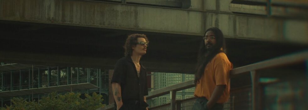 EASY FREAK – Rain Down