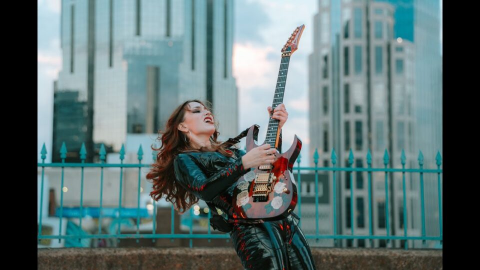 Bella Perron – Enlighten
