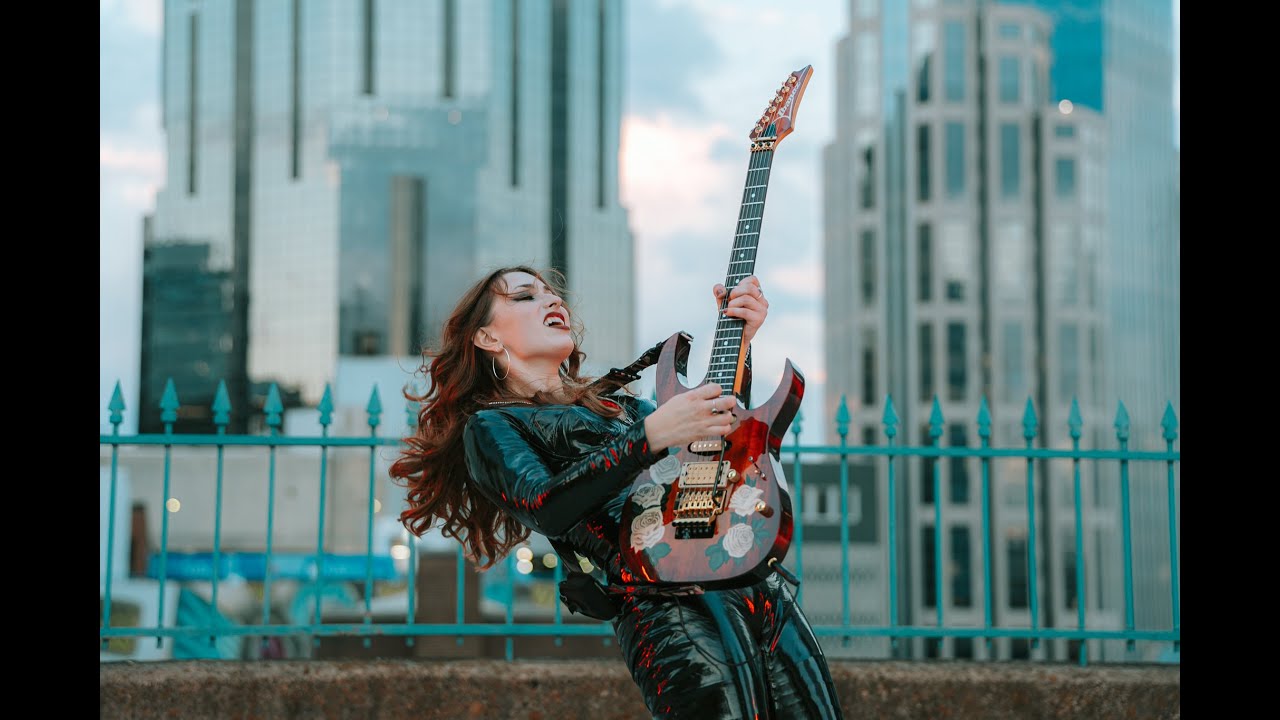 Bella Perron – Enlighten