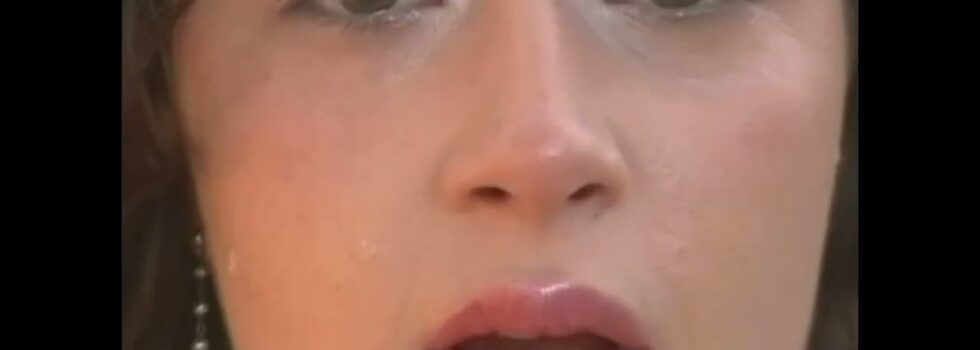 Femcel – Heart Shaped Sunglasses